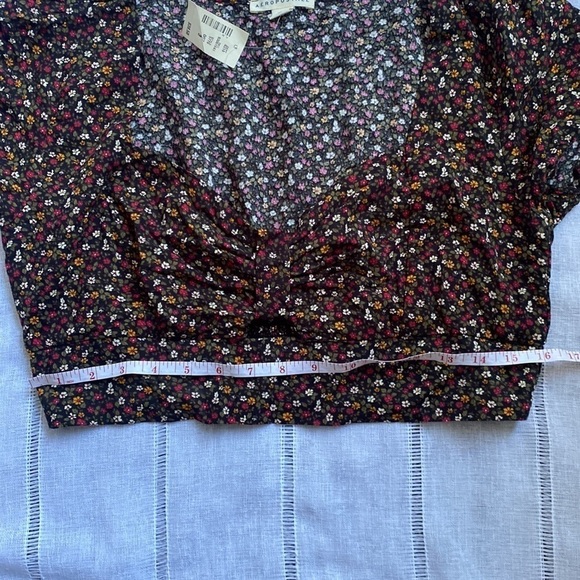 NWT Aeropostale floral cut out crop top with puff sleeves. - Picture 10 of 16